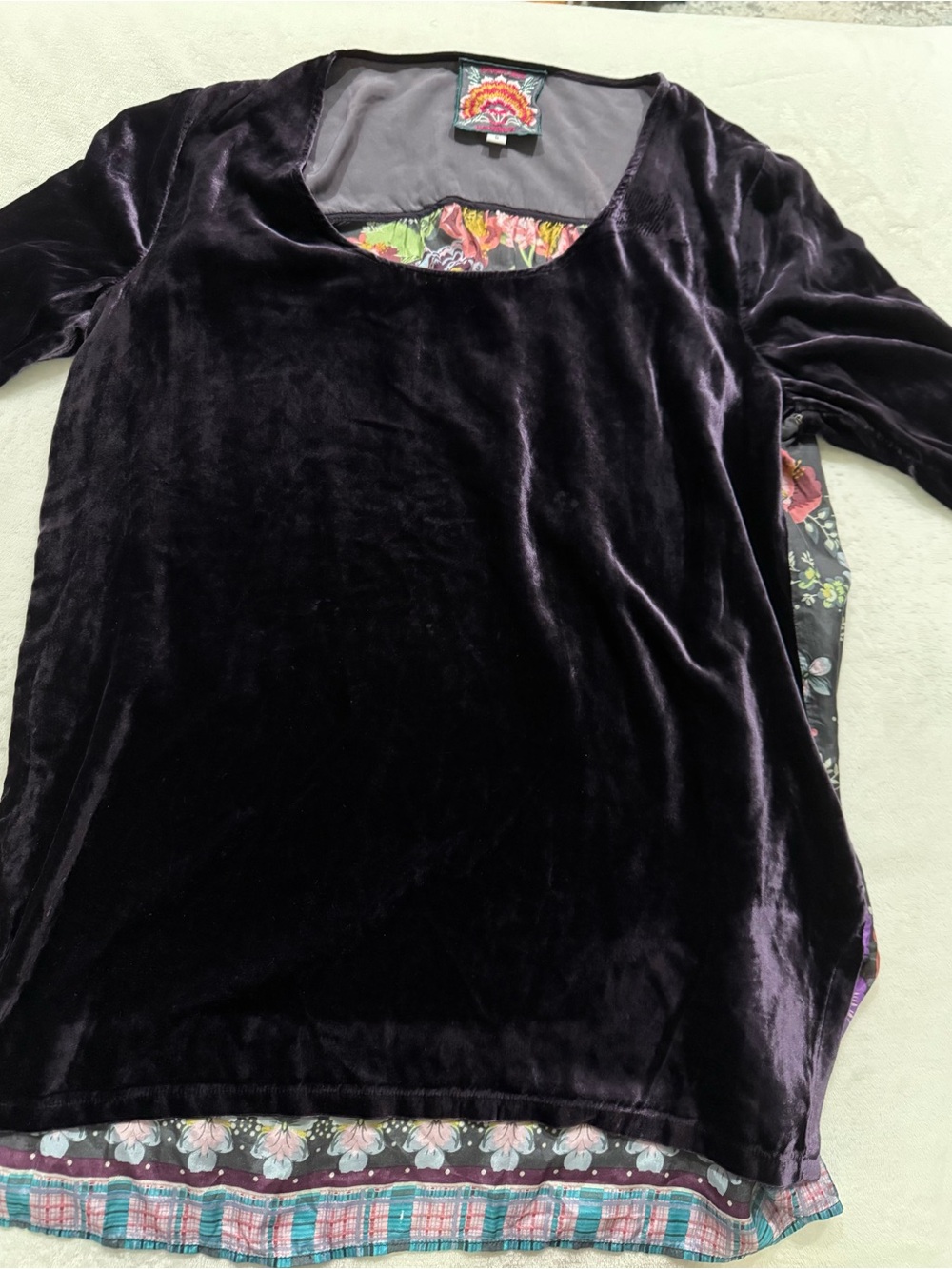 Johnny Was Women’s Purple Velvet Floral Scoop Neck Silk Blend Back Tunic S D78